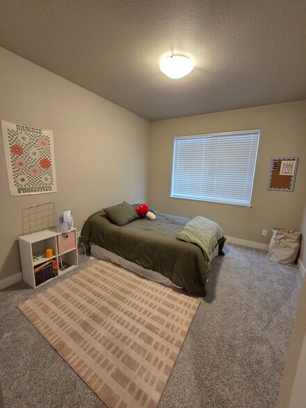 Building Photo - 8482 Cromwell Dr