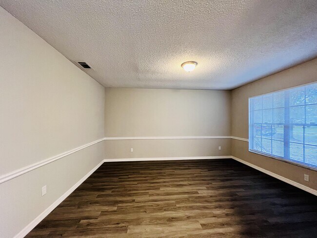 Building Photo - 1072 Gould Pl