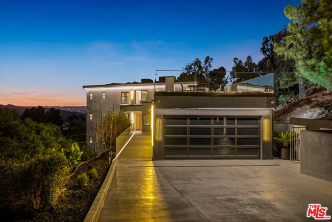 Building Photo - 7966 Mulholland Dr