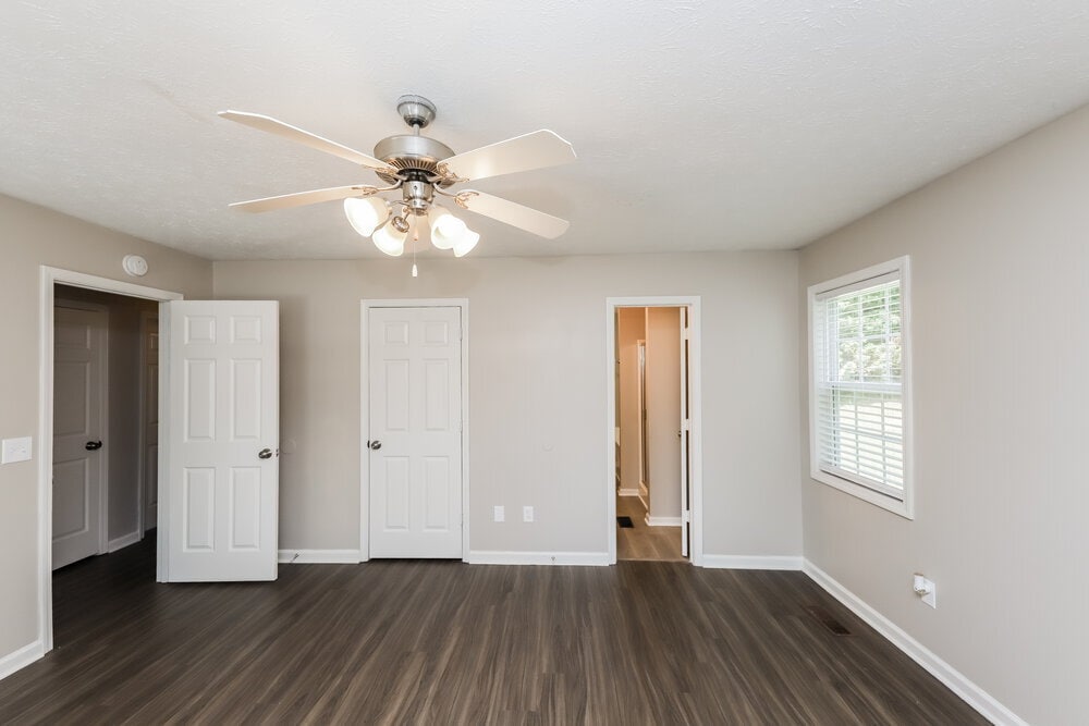 Building Photo - 222 Fairview Oak Pl