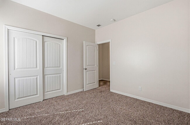 Building Photo - 904 Keenland Ave