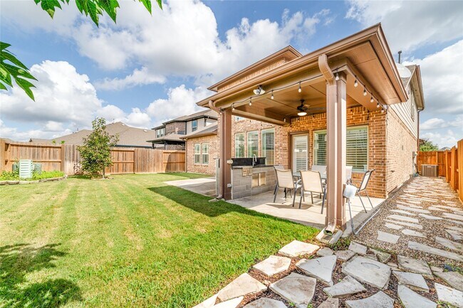 Building Photo - 18235 Winding Willow Oak Way