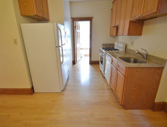 Floorplan - 854 W. Waveland