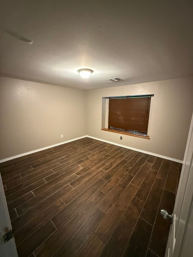 Building Photo - 15920 Korie Dr