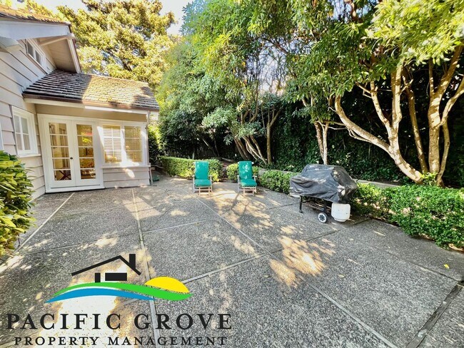 Building Photo - Lovely Ocean View Home Available NOW!