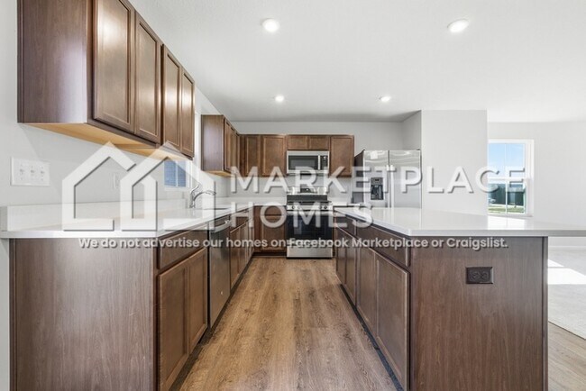 Building Photo - 1645 Juniper Ln