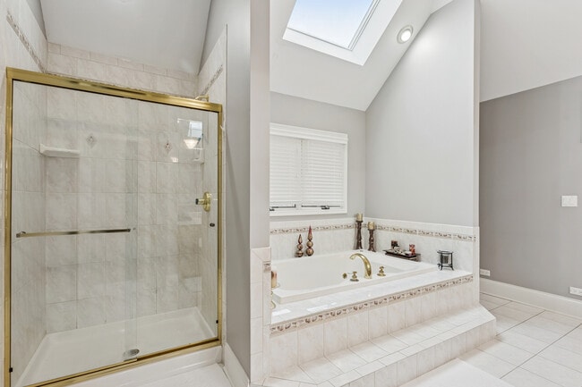 Building Photo - 9200 Falling Waters Dr W