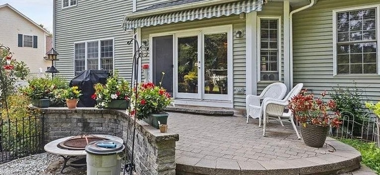 Building Photo - 65 Forman Dr