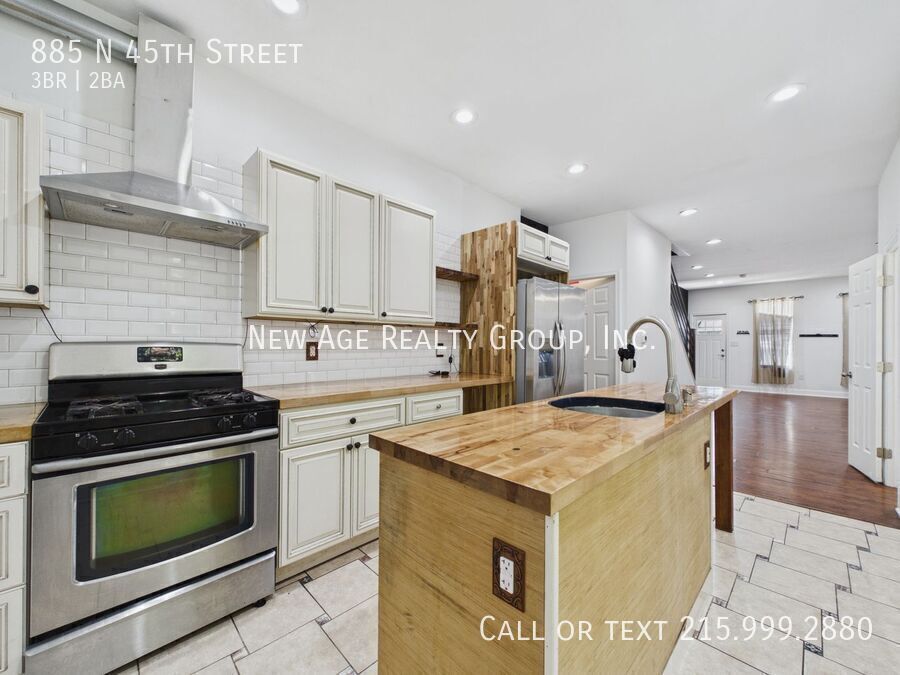 Building Photo - 885 N 45th St