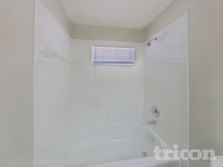 Building Photo - 4432 Country Hills Blvd