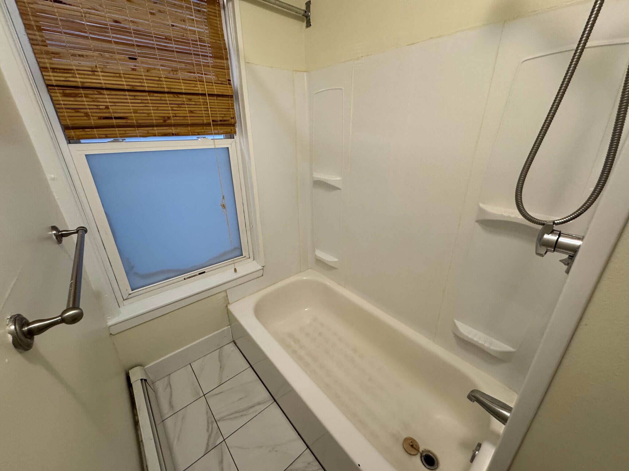 Building Photo - 41 Florence St