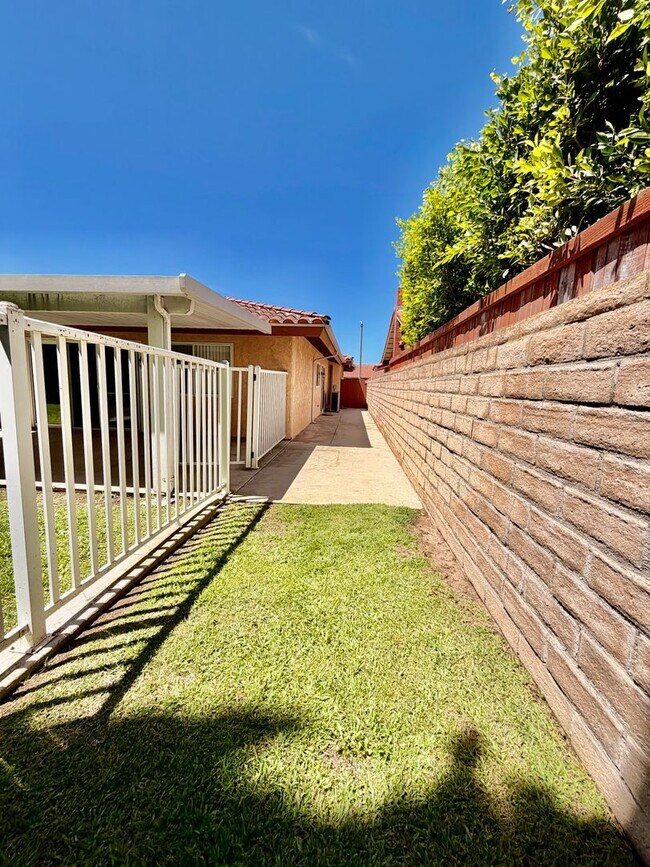 Building Photo - 228 Eagleview Pl