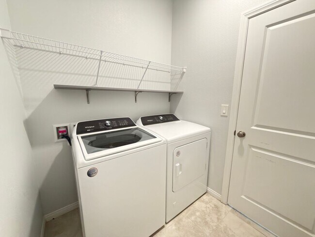 Building Photo - 3618 Tondela Ln