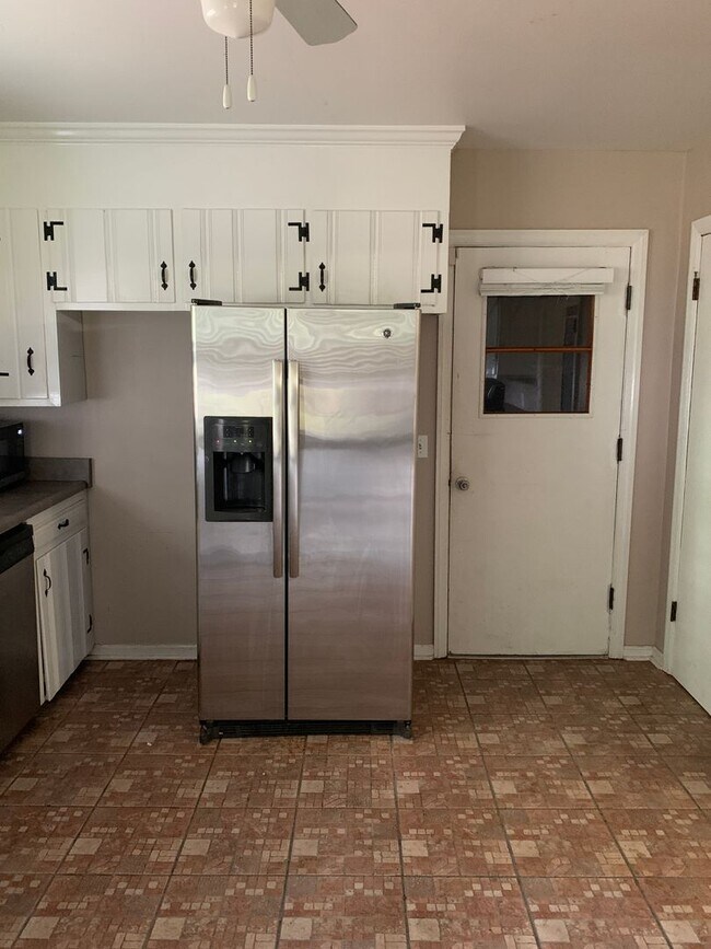 Building Photo - Kensington Park