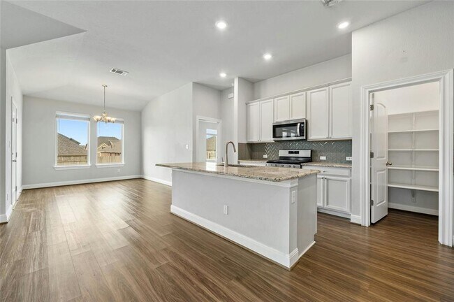 Building Photo - 116 Birkshire Dr