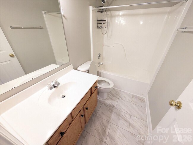 Building Photo - 141 Golden Valley Dr