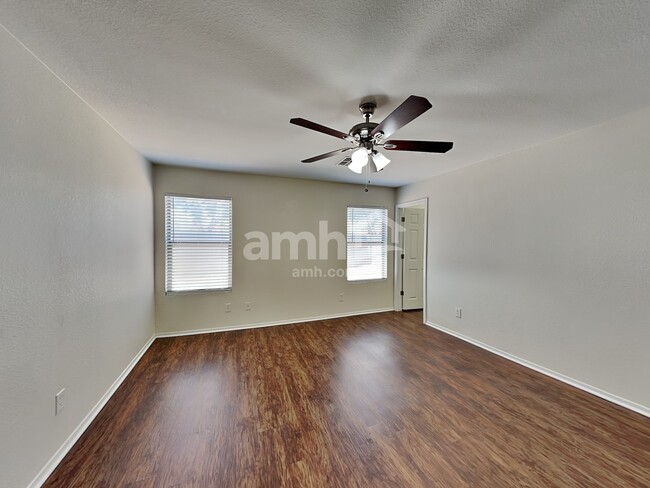 Building Photo - 15445 W Cameron Dr