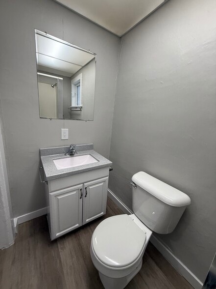 Building Photo - 217 Ghilda Pl NE