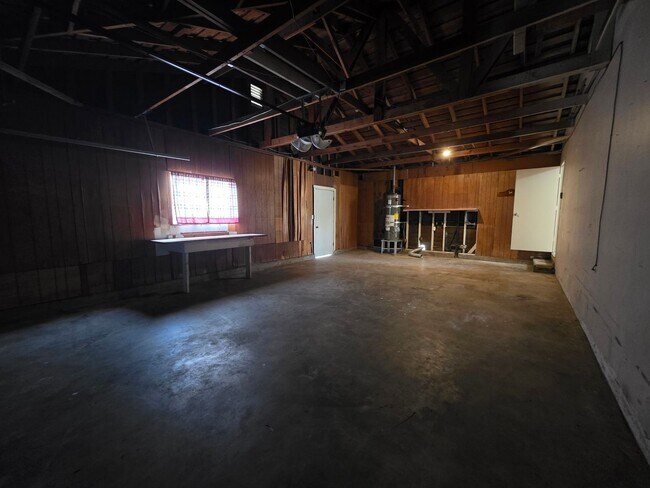 Building Photo - 240 Pedras Rd
