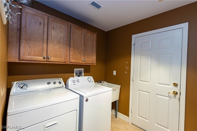 Building Photo - 10094 Mimosa Silk Dr