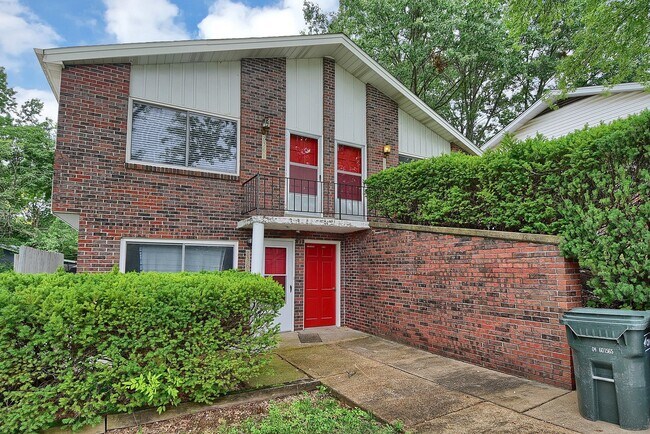 Primary Photo - Renovated One Bedroom!!
