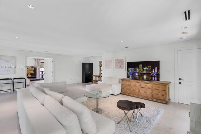 Building Photo - 9 Harbor Point