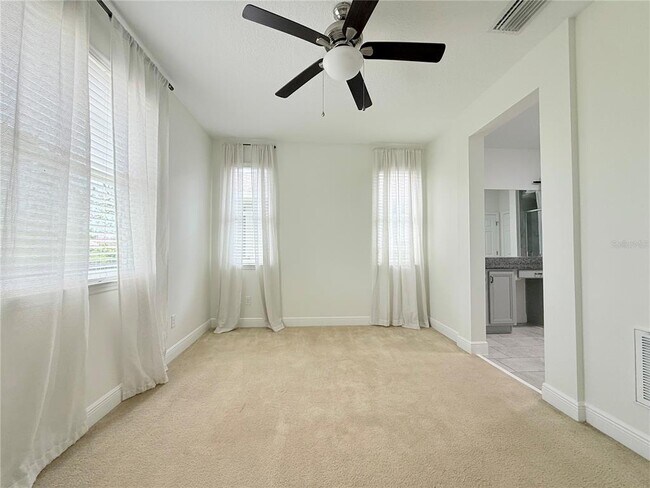 Building Photo - 5057 NW 35th Pl