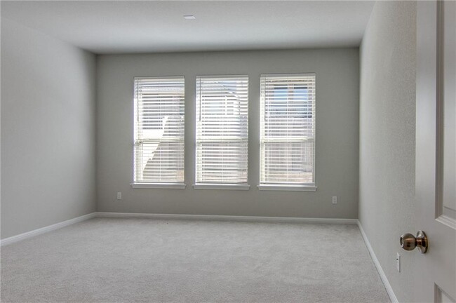 Building Photo - 2920 Coral Valley Dr
