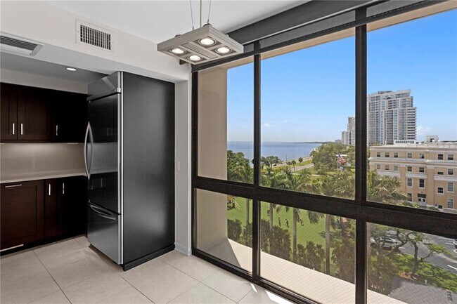 Building Photo - 3301 Bayshore Blvd