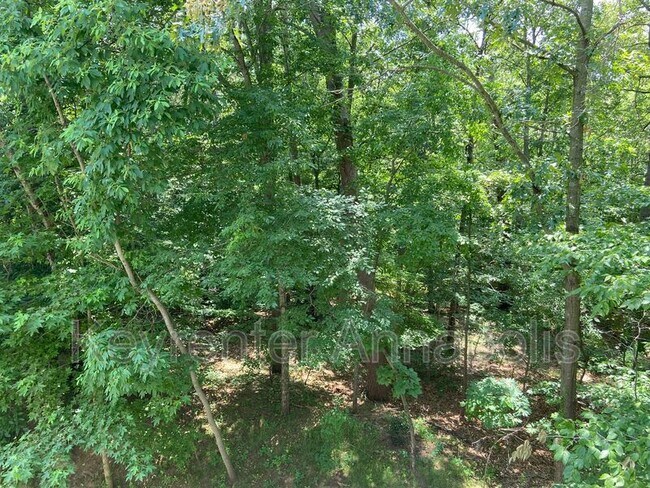 Building Photo - 2711 Summerview Way
