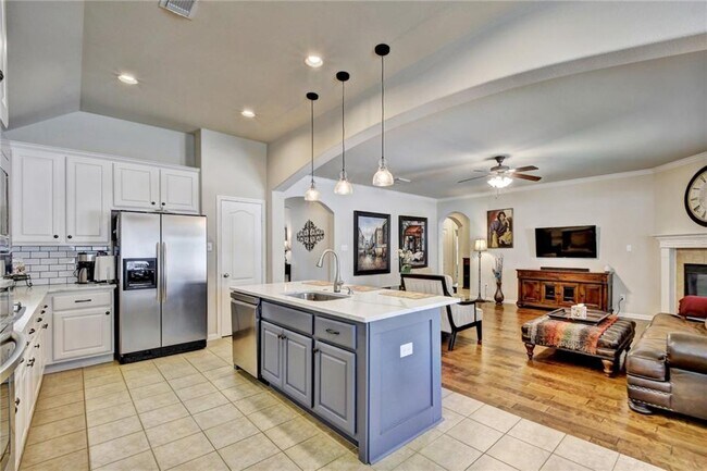 Building Photo - 2830 Stonecreek Pl