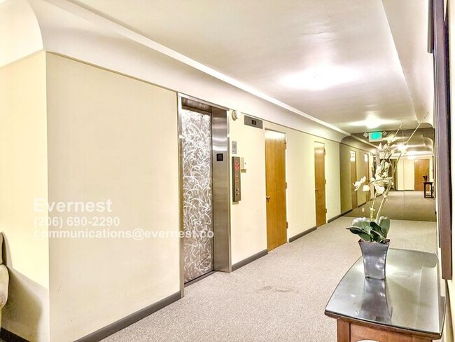 Primary Photo - Charming One-Bedroom Condo in a Convenient...