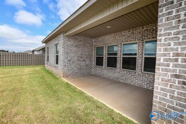 Building Photo - 120 Delilah Ln