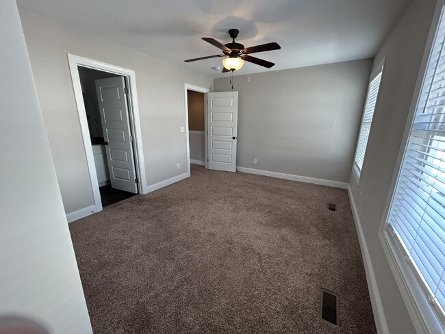 Building Photo - 2BD 2.5BA TOWNHOME FOR RENT NOW