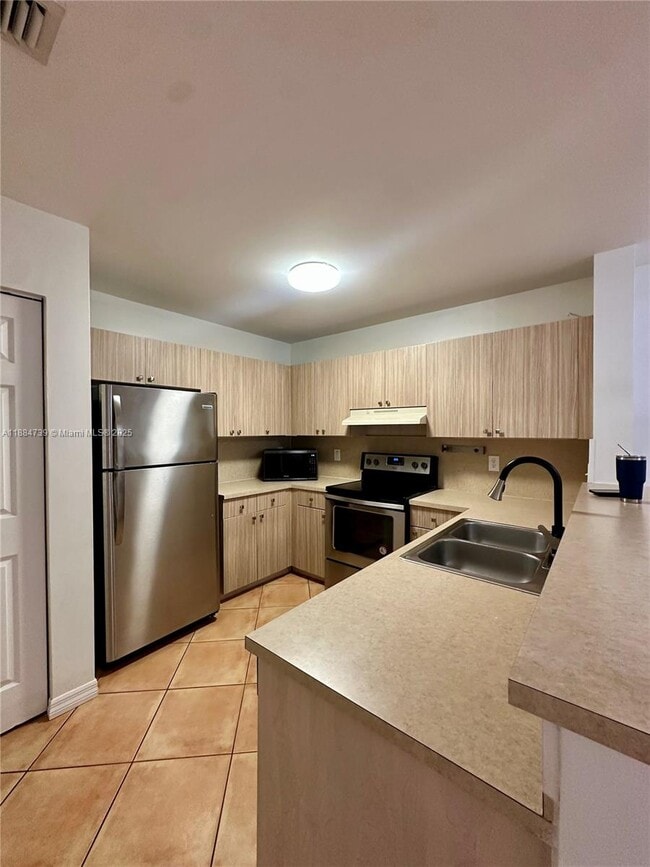 Building Photo - 12661 SW 54th Ct