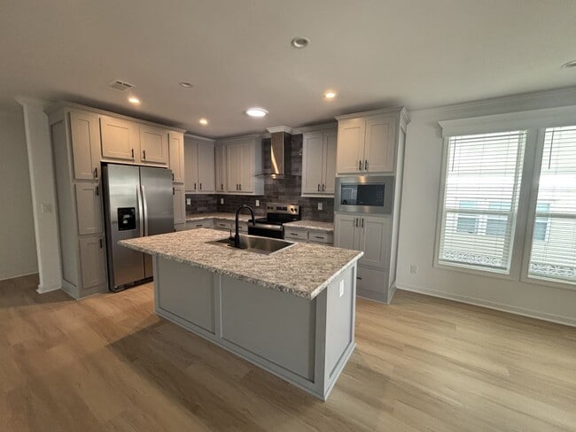 Building Photo - 980 E Nogoya Ave