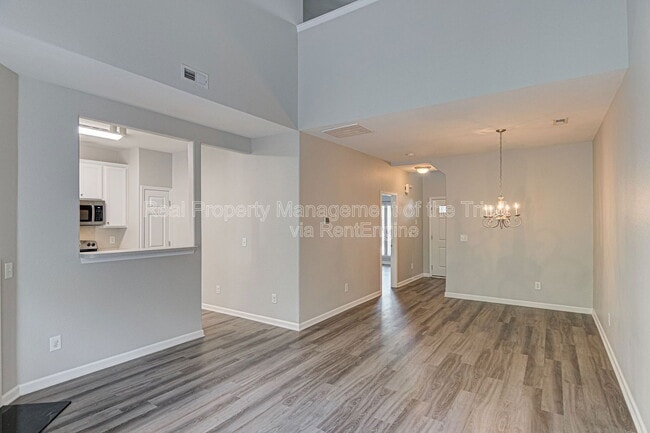 Building Photo - 5972 Hollow Wood Ct