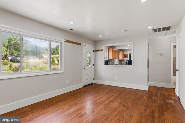Building Photo - 3709 Forestdale Ave