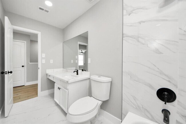 Building Photo - 354 Remington Harbor Ct