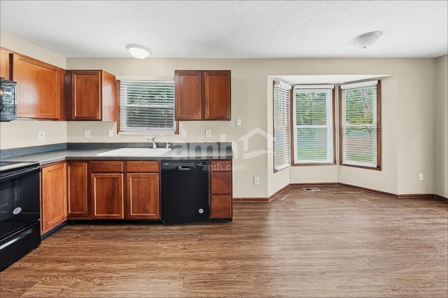 Building Photo - 5829 Sharets Dr