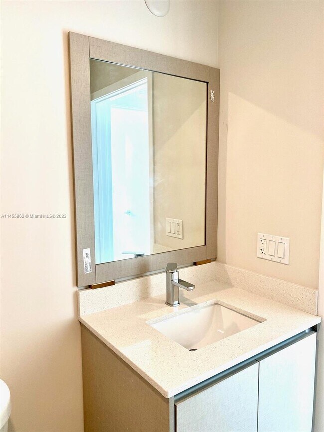 Building Photo - 2561 NE 193rd St