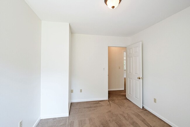 Building Photo - Move-In Ready, Dog-Friendly Preddy Creek Home