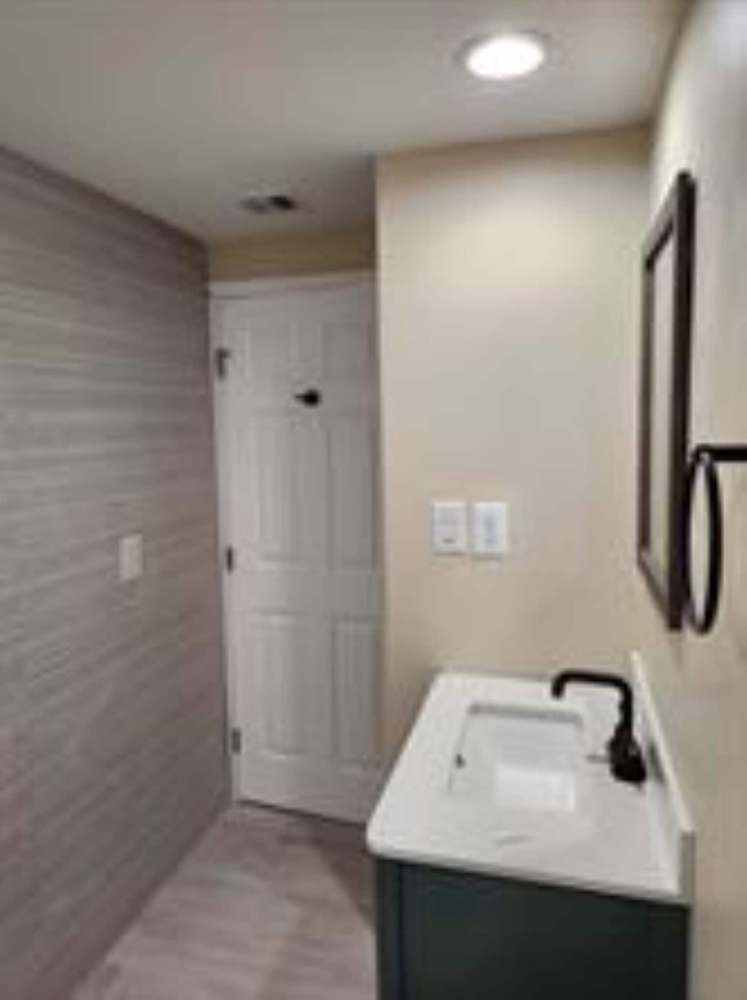 Building Photo - 953 NE 34th St