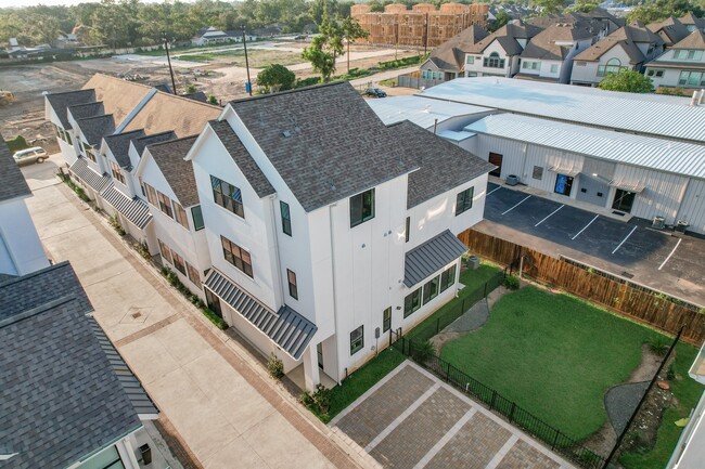 Building Photo - 1645 Bingle Rd