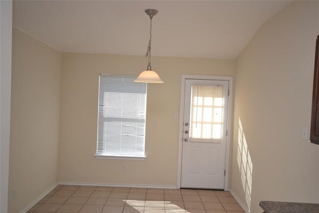 Building Photo - 114 Washington Square Dr