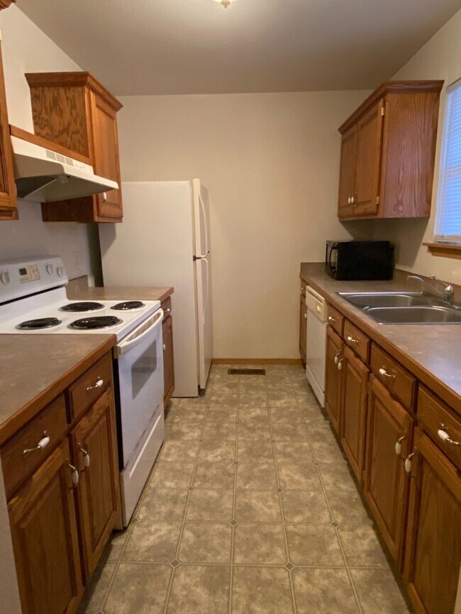 Building Photo - Nice 2BR/2BA near MSSU campus!