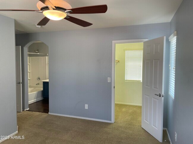Building Photo - 14240 W Country Gables Dr