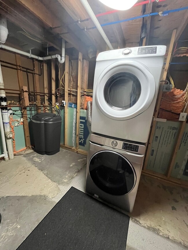 Building Photo - 4235 Straight Arrow Rd