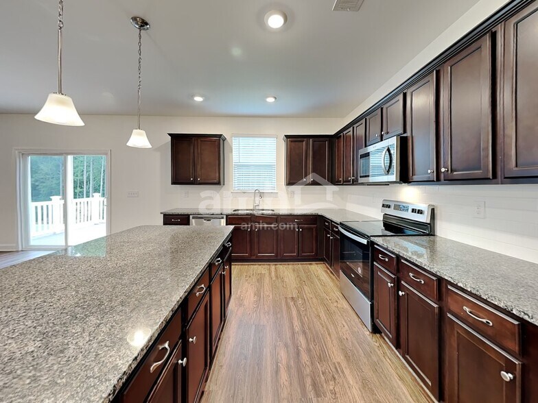 Building Photo - 1119 Bentley Pl