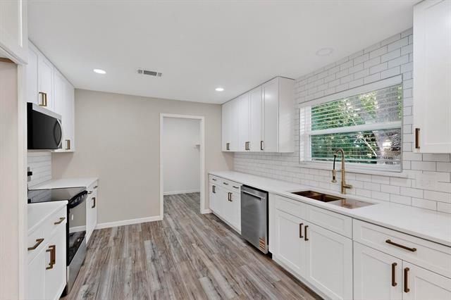 Building Photo - 10833 Palace Way